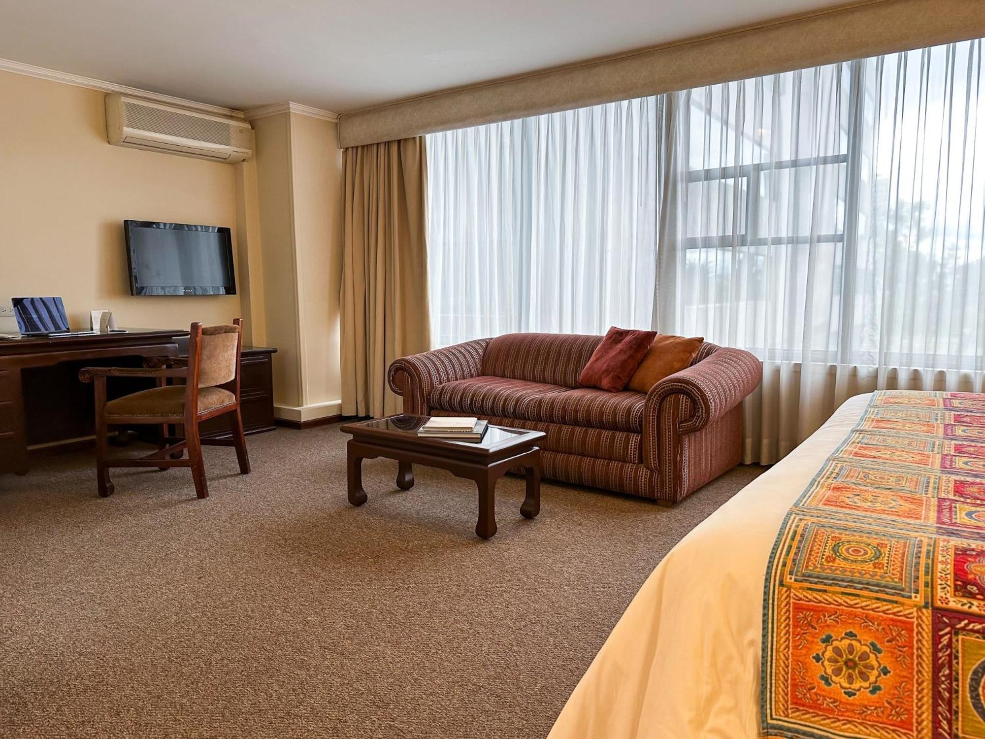 Hotel La Quinta By Wyndham Quito Zewnętrze zdjęcie