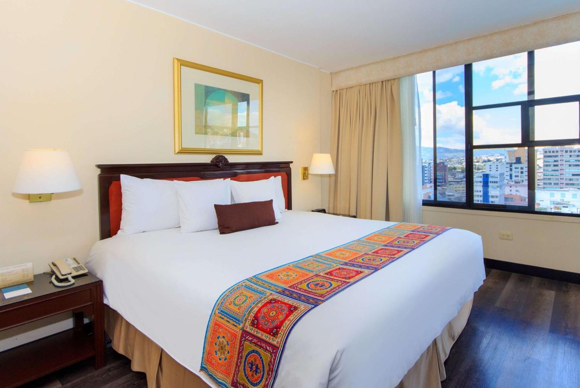 Hotel La Quinta By Wyndham Quito Zewnętrze zdjęcie