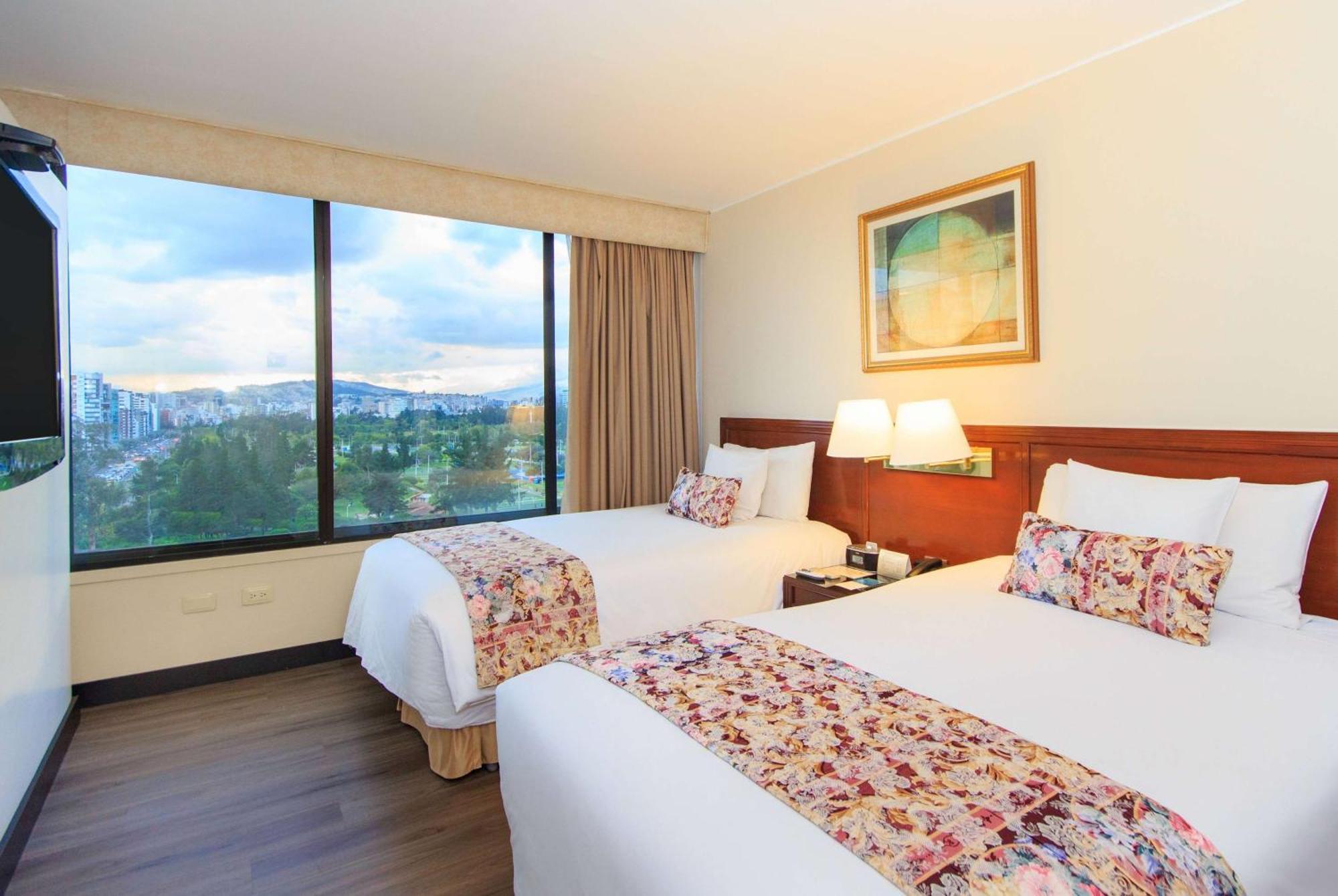 Hotel La Quinta By Wyndham Quito Zewnętrze zdjęcie